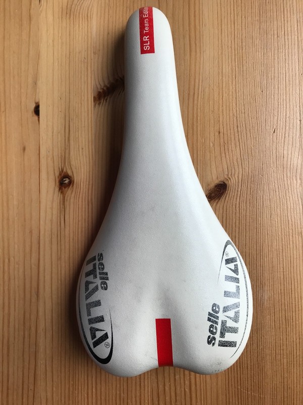 Saddle Selle Italia SLR Team edition in white, with carbon rails