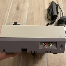 Nintendo NES Entertainment System Console NES-001 w/ 3 OEM Controllers & Cables