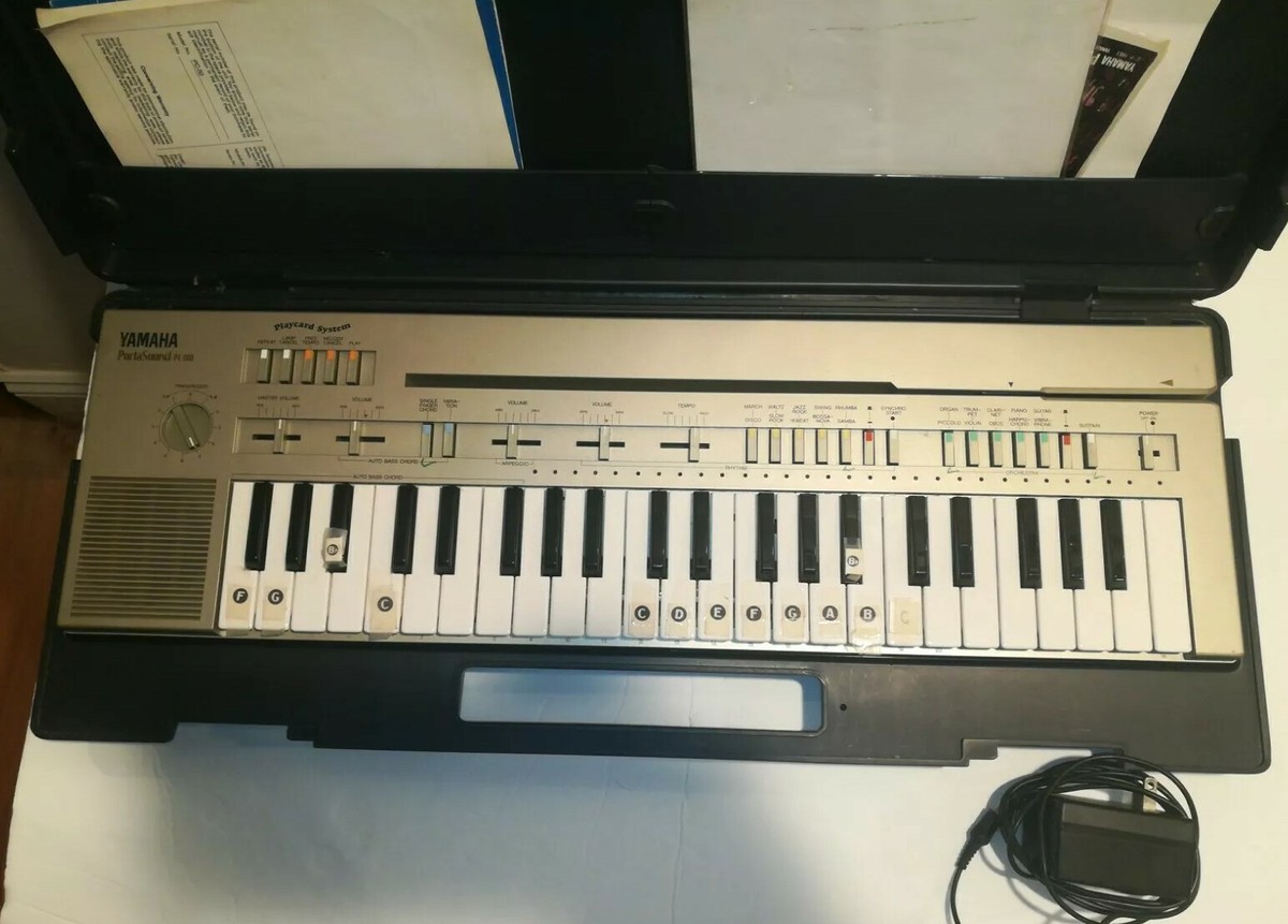 1982 YAMAHA PortaSound PC-100 keyboard With Music Lessons Case And