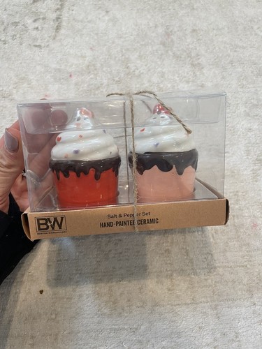 Cupcake Salt And Pepper Shakers New Red Pink Love Valentines Day