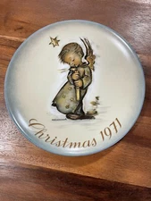 1971-Schmid Christmas 8" Plate by Sister Berta Hummel from Germany