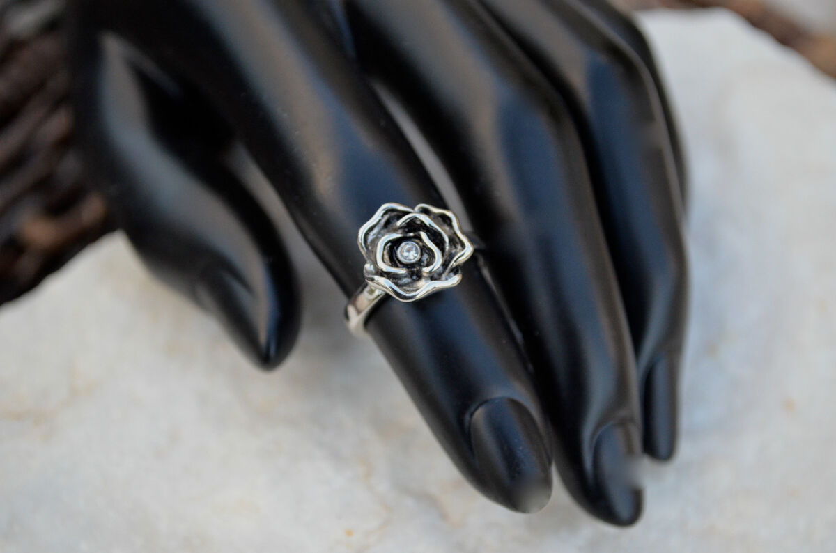 Antique Silver CZ Crystal Camellia Flower Ring Love size 5 Antique Silver CZ Crystal Camellia Flower Ring Love size 5