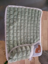 Cat Bed Pad, Anti Slip Pet Bed Crate Mat, Pet Bed Mat with Thickened Pillow P-1