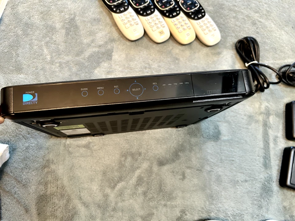 DIRECTV HR44-200 HD DVR Receiver w/ C51-700 Mini Genie Home Client Bundle - Image 4 of 4