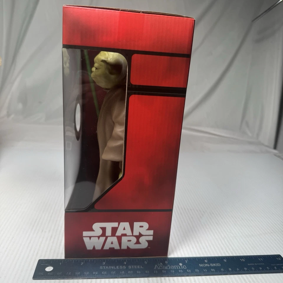 Disney Store - Star Wars - Figura de acción Talking Yoda **Nunca sacada de la caja** Foto 2 de 4