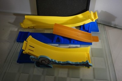 J - 11'', 9'', 6'' Hot Wheels Track Jumps (#2491)