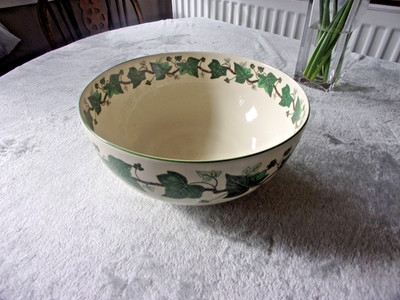 Wedgwood Napoleon Ivy große Obst- oder Salatschüssel .. 23,5 cm breit Tiefe 10,5 cm
