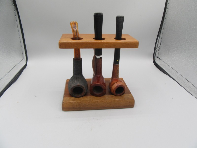 Dunhill Pipe Rest – Holds 3 Pipes with pipes