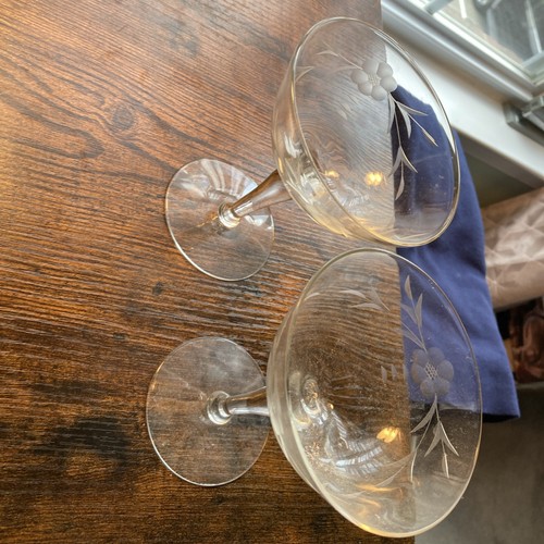 TWO CLEAR 5” TALL X 3” ACROSS ETCHED FLOWER & LEAVES CLEAR CHAMPAGNE GOBLETS - Picture 3 of 9