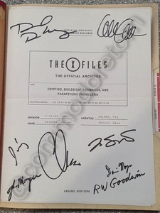X-FILES Official Archives Book AUTOGRAPHED, 8 rare signatures of cast and crew