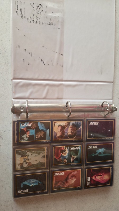 Star Trek Trading Cards  notebook w 34 pages + Holos  Card Lot Almost 300 Cards