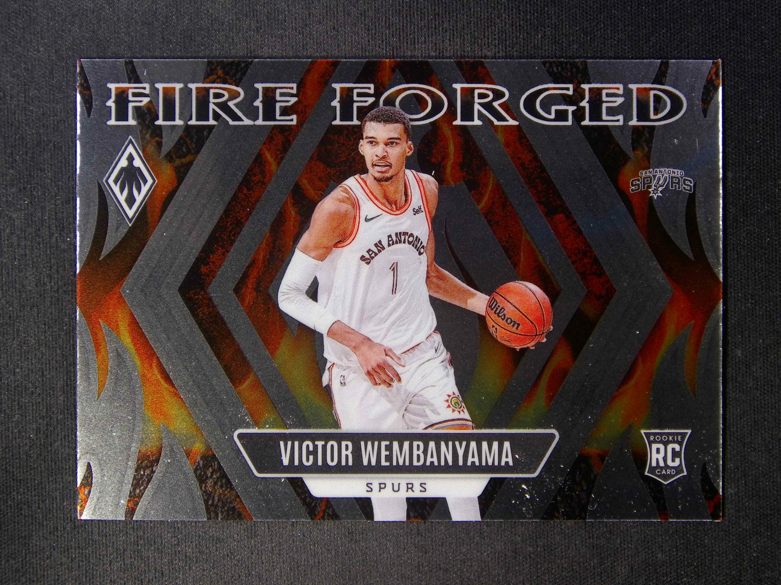 2023-24 Panini Phoenix Victor Wembanyama RC Fire Forged #18