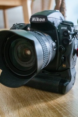 Nikon D700 DSLR + Nikon 24-85mm ED Lens + DK-17M Magnifying Eyepiece + Battery G