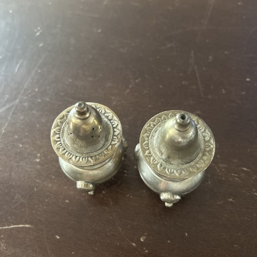 LOT 2 GENUINE AUTHENTIC VINTAGE SILVER PLATED INDIAN SALT AND PEPPER SHAKERS - Picture 6 of 8