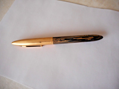 Vintage W.A. Sheaffer Soft Touch Fountain Pen Striated Gold & Black Gold Cap