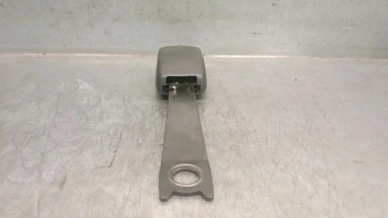 732300F010B0 ENGANCHE DE CINTURON para TOYOTA COROLLA VERSO (R1) 2.2 5544520 - Imagen 3 de 4