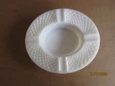 VTG Westmoreland Milk Glass Hat Ashtray - Hobnail Design - Straw Skimmer Top Hat