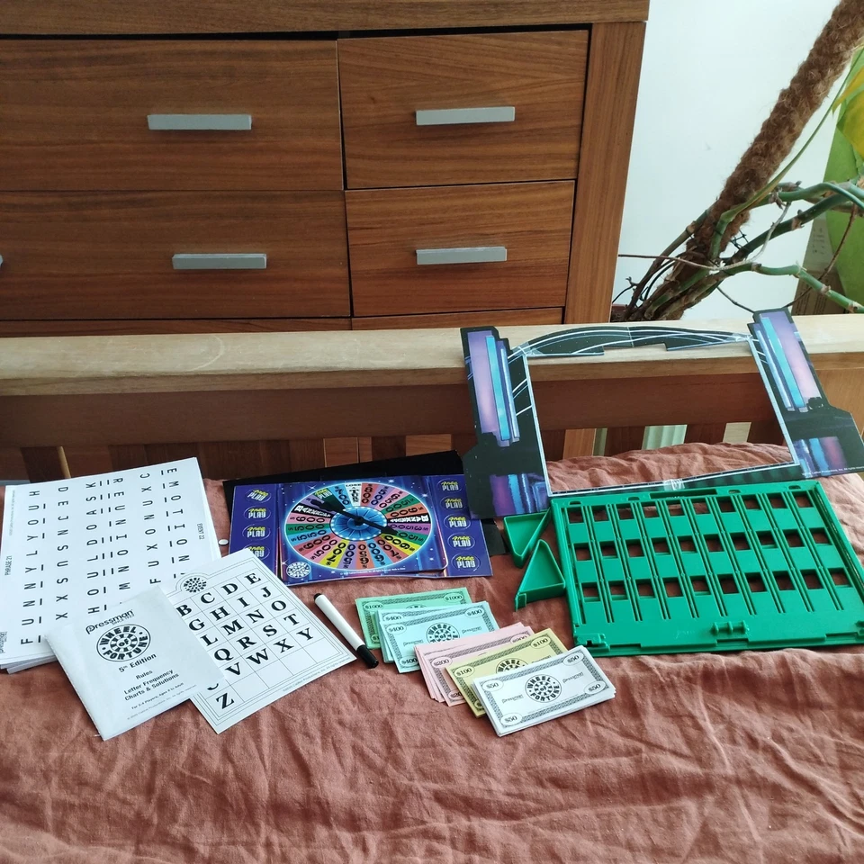 Wheel of Fortune Game 5th Edition Pressman Family Board Game - Image 3 of 4