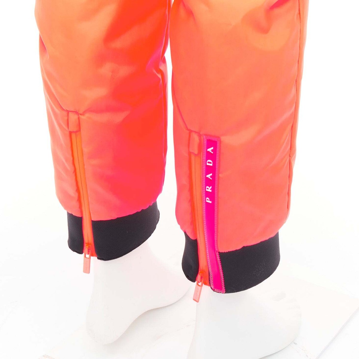 パンツ PRADA FLUO ORANGE GORE-TEX BOARD PANT Prada Short-Sleeve Extreme Tex Light Shirt - Orange