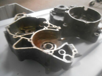 やまきんぐ Yamaha Crankcase 1 5X4-15111-00 & Crankcase 2 5X4-15121-00 1982