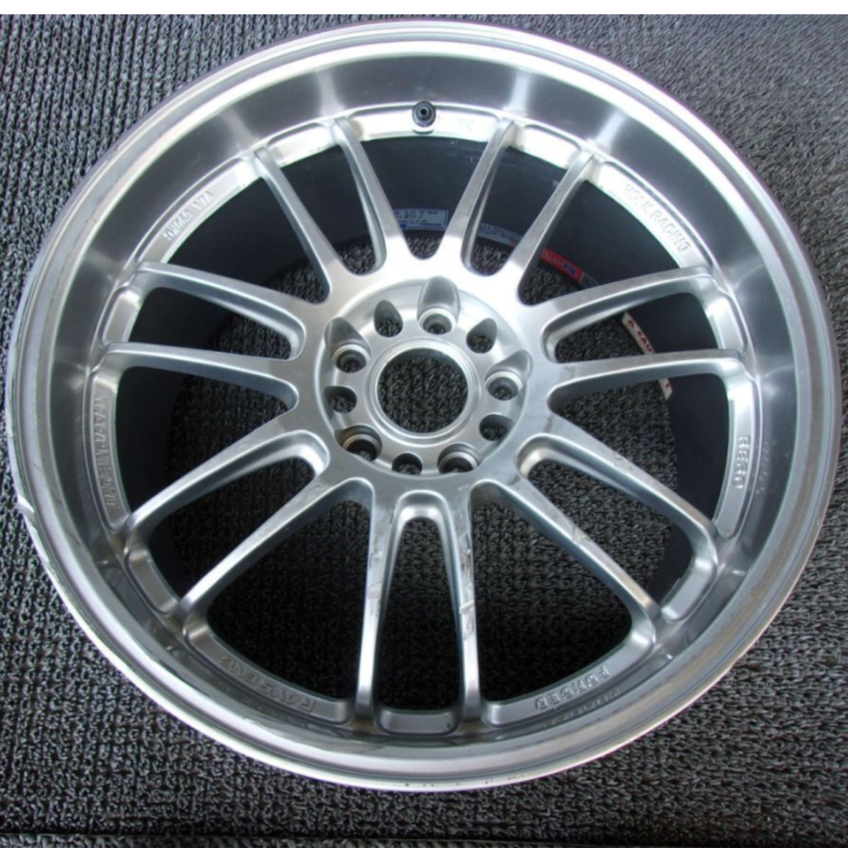 RAYS Volk Racing RE30 18x9.5JJ +28 5H PCD114.3 Forged Silver RAYS Volk Racing RE30 18x9.5JJ +28 5H PCD114.3 Forged Silver