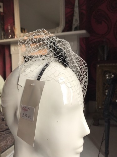 NWT LA CHAIZE BLACK BOW WITH IVORY BIRD CAGE VEIL HEADBAND/ FASCINATOR - France - Picture 8 of 8