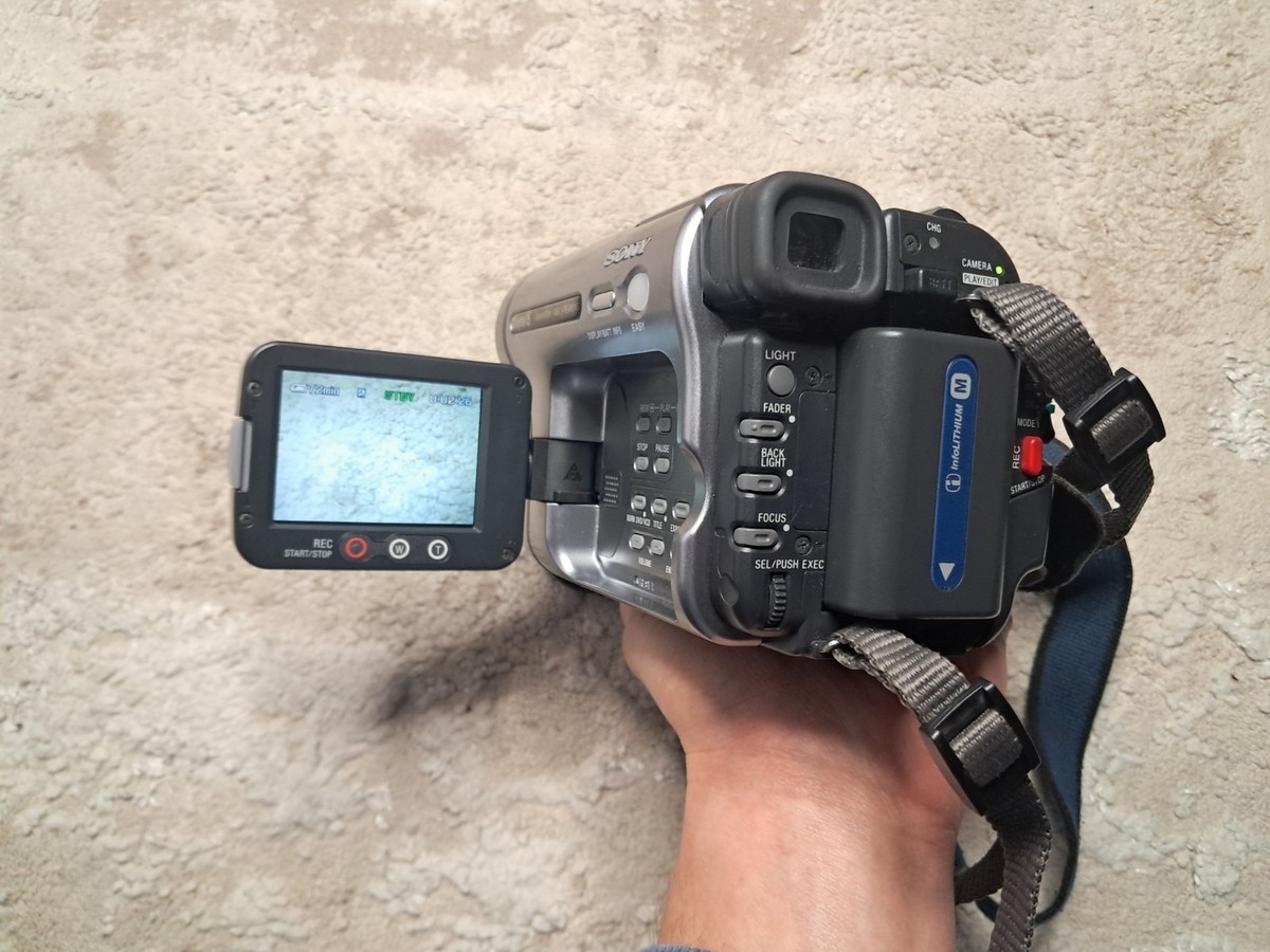 Sony Handycam DCR-TRV270E Digital 8 Camcorder Player Video