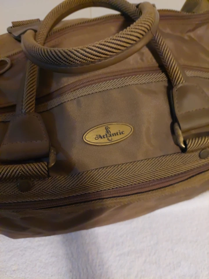 Bolso Atlantic Weekender Viaje Nocturno 20L x 11W x 12H Falta Correa para el Hombro Foto 2 de 4