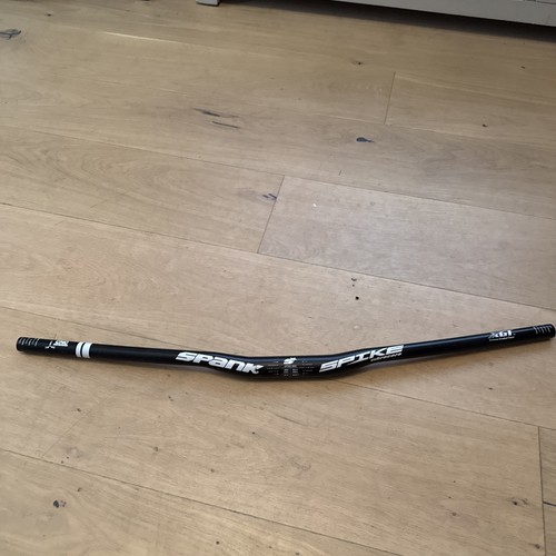 SPANK SPIKE 800 VIBROCORE HANDLEBAR 15MM RISE BLACK/WHITE