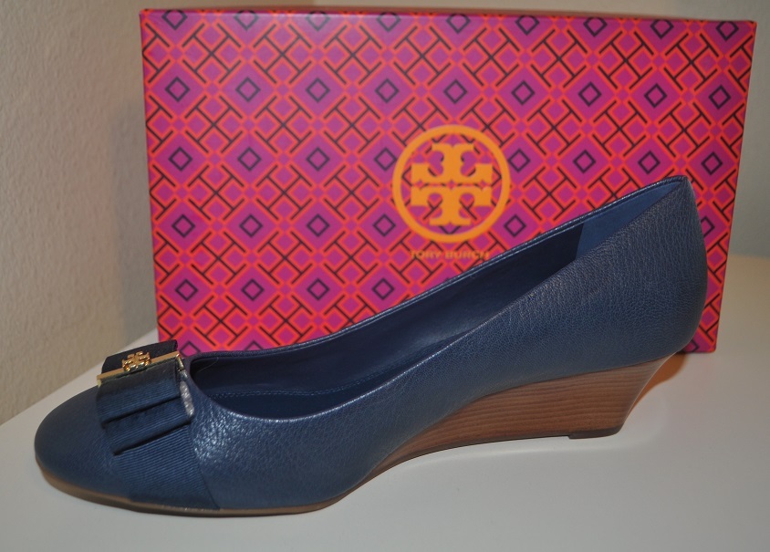 Nuevo en caja con el logotipo de de logotipo Tory Burch Trudy arco 45mm Bomba De Cuña Zapato Newport Azul Marino 11, M b12614 Nuevo en caja con el logotipo de de logotipo Tory Burch Trudy arco 45mm Bomba De Cuña Zapato Newport Azul Marino 11, M b12614