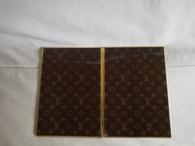 Louis Vuitton LV Mappe. Presse-Mappe Folder. Dossier 3-D Effekt Optik Monogram