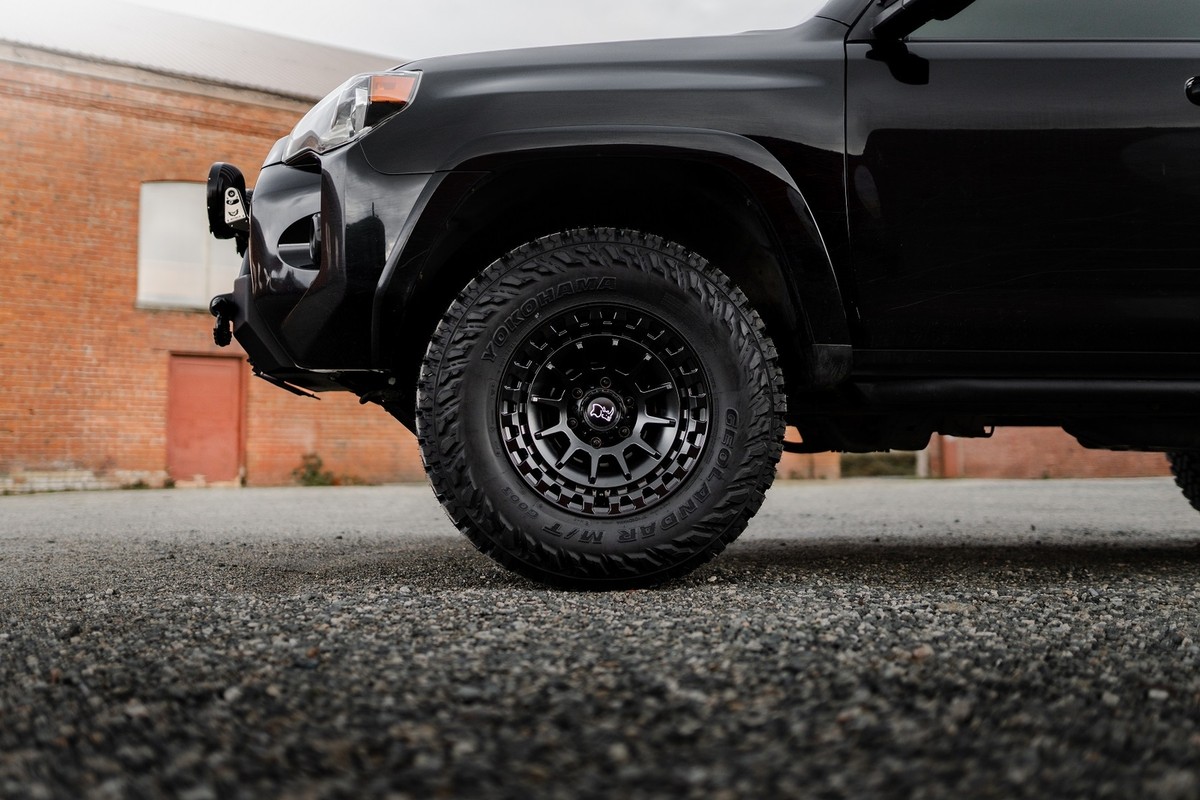 Black Rhino Barrage 17x8.5 6x5.5 Matte Black Wheel 17