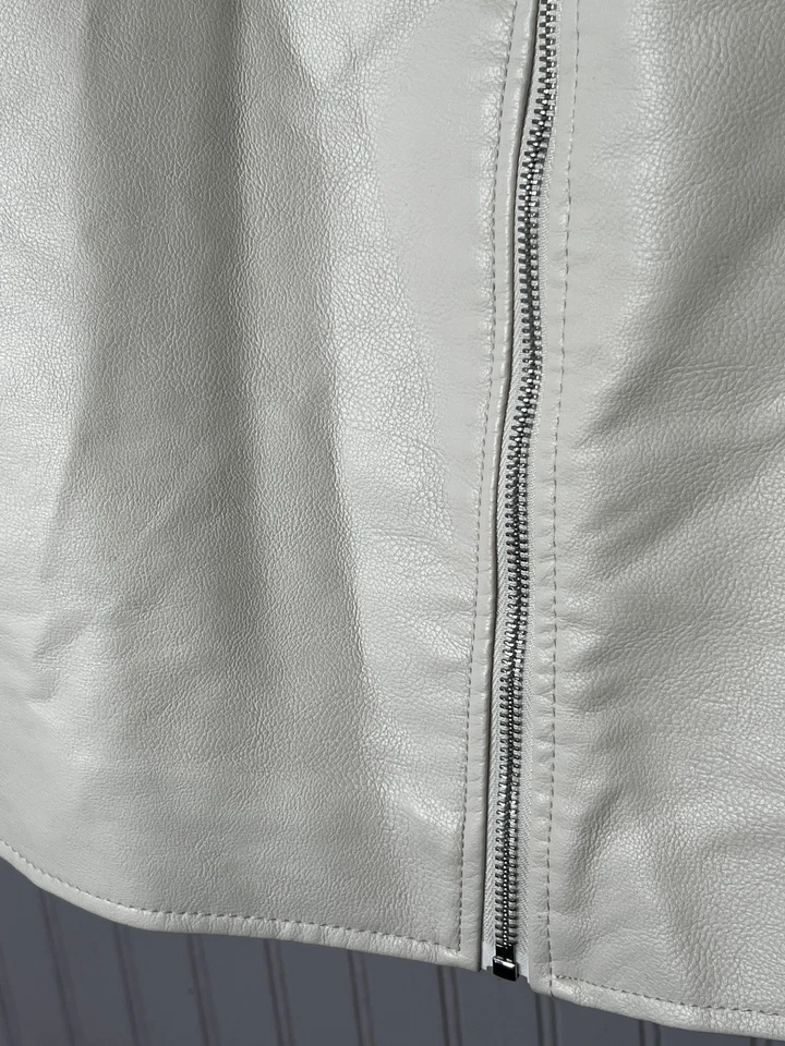 Chaqueta Lane Bryant Mujer 26/28 Marfil Imitación Cuero Motociclista Asym Cremallera Talla Grande Foto 4 de 4