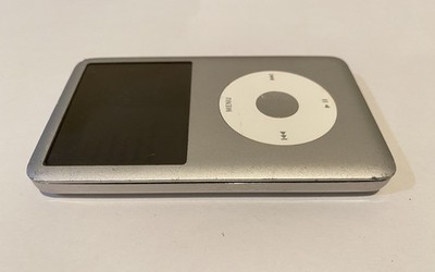 Apple iPod classic 6th Generation Silver (80 GB) READ DESCRIPTION