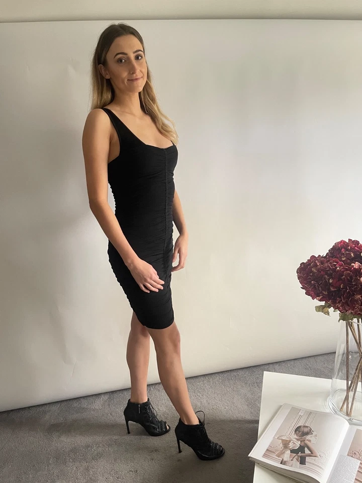 Vestido GIVENCHY Fr 40 Reino Unido 12 Negro Elástico Jersey Cuello Redondo Cuerpo Acanalado Foto 2 de 4