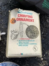 Vintage 1976 Electronic Chirping Bird Ornament Hong Kong WORKING