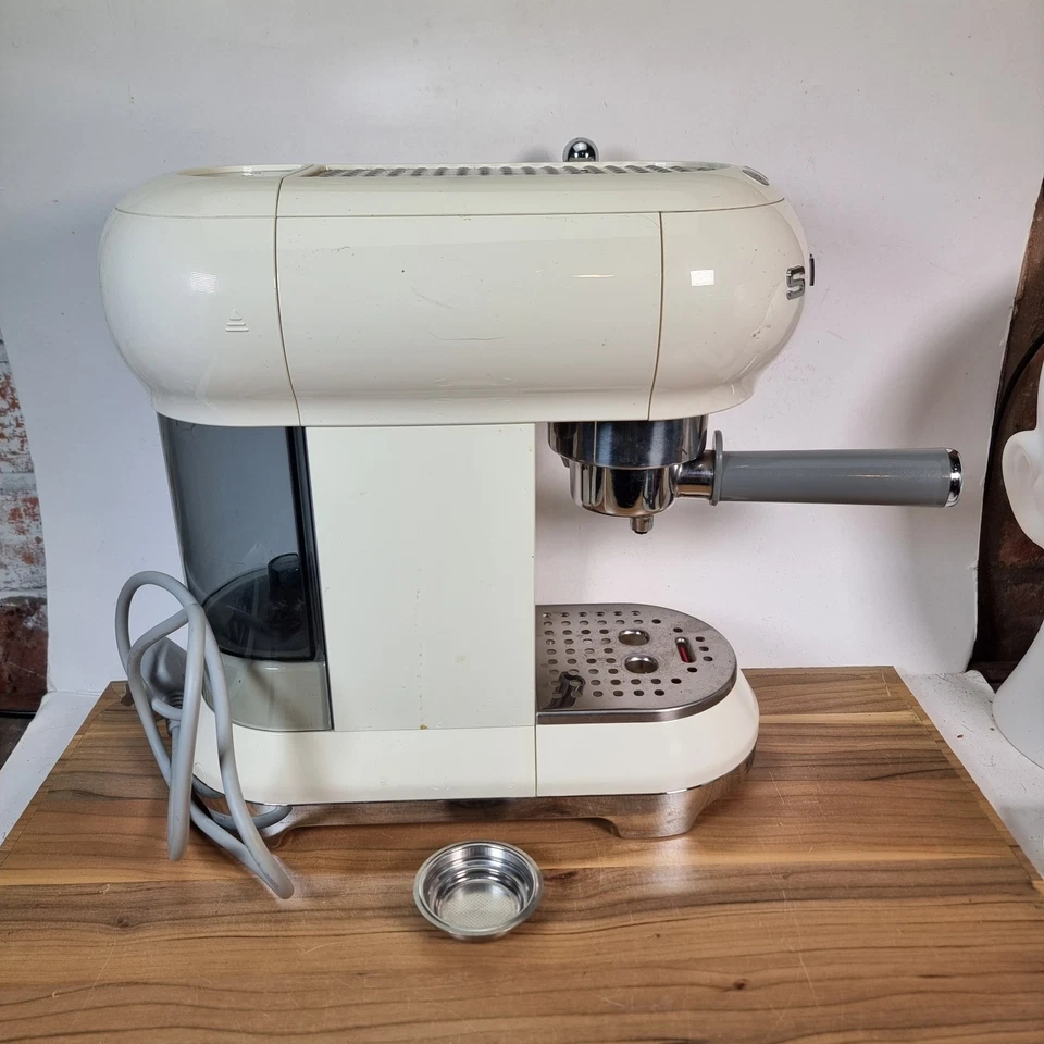 Smeg ECF02, photo 3 of 5