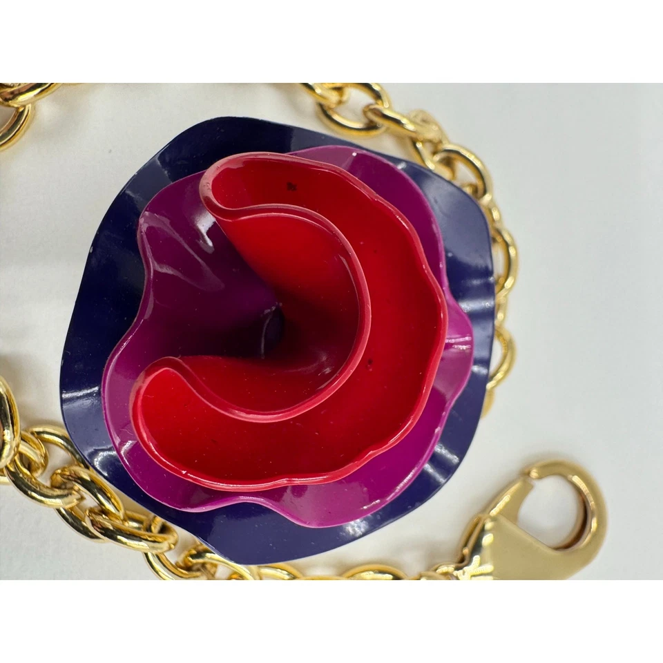 Pulsera Cadena Perfume Flor Lola Marc Jacobs 7" Crema Esmalte Sólido Dije Dorado Foto 2 de 4