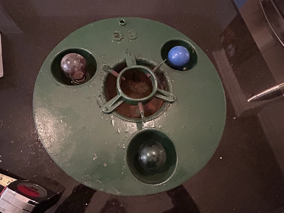 "Antiguo soporte para árbol de Navidad Belmont Treeliter de hierro fundido de la década de 1920 base verde de 15""" Foto 2 de 4