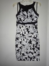 White House Black Market Instantly Slimming Lace Print Tiered Dress Sz 6