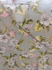 Absolute Scrub Top - sz 3X In EUC W/Tie Back This Print Is Stunning