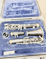 SELMER CL300 USA CLARINET W/CASE P34008730 