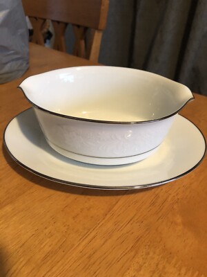 NORITAKE CHINA RANIER 6909 GRAVY BOAT W/UNDERPLATE