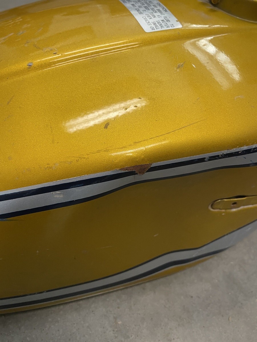 1973-1977 Suzuki GT550 GT 550 Indy GT380 380 Fuel Gas Tank 1973-1977 Suzuki GT550 GT 550 Indy GT380 380 Fuel Gas Tank