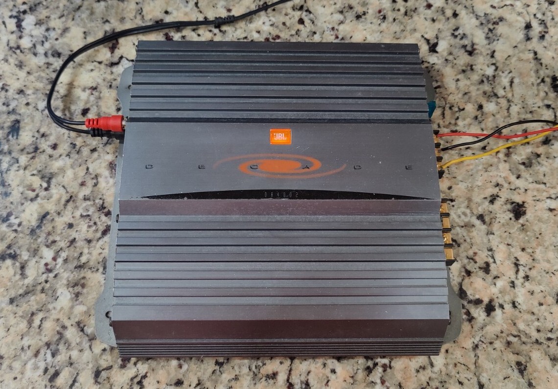 JBL Old School DA4002 2/1 Ch. Amplifier W/ Functionality