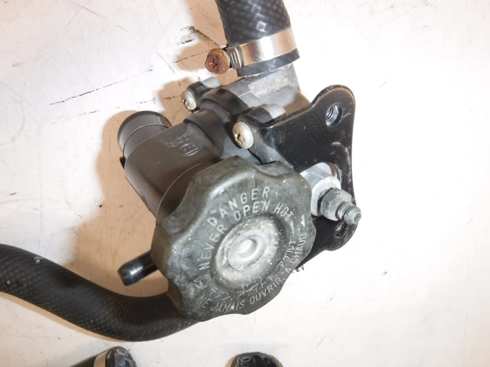 Kawasaki Vulcan 1500 NOMAD 2002 termostato con mangueras de montaje de carcasa Foto 3 de 4