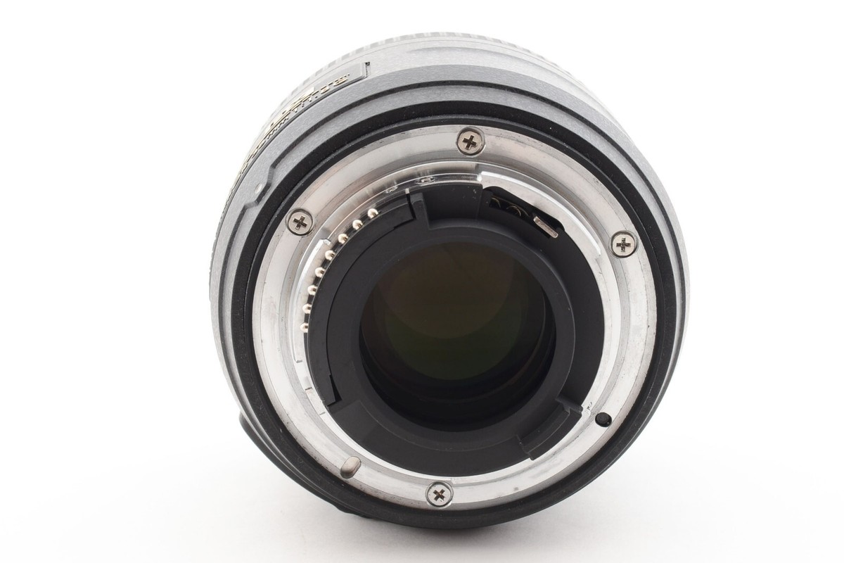 Nikon AF-S DX Nikkor 35mm f/1.8 G DX Lens w/ hood F Mount