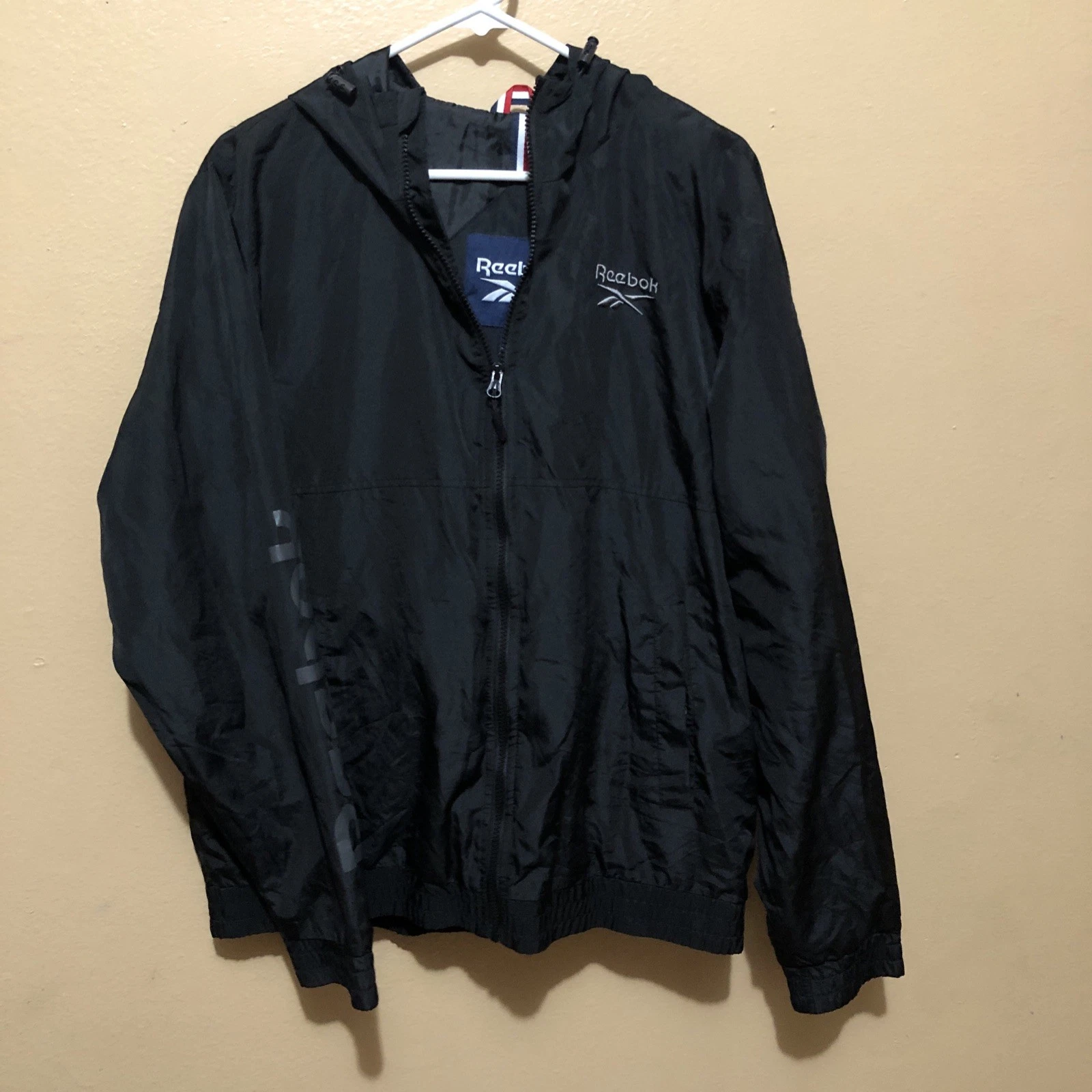 REEBOK Mens Windbreaker Jacket Black L Full Zip Hoodie Lined Embroidered Snap