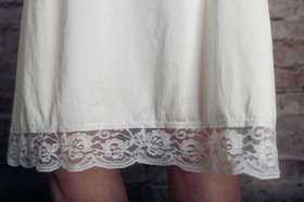 Vintage Retro Boho Glam Pinup Soft Satin Sheer Lace Waist Half Slip Medium White
