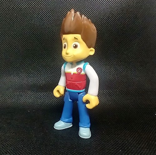 Paw Patrol Classic - Ryder - Action Figure 3.5” - Picture 5 of 9
